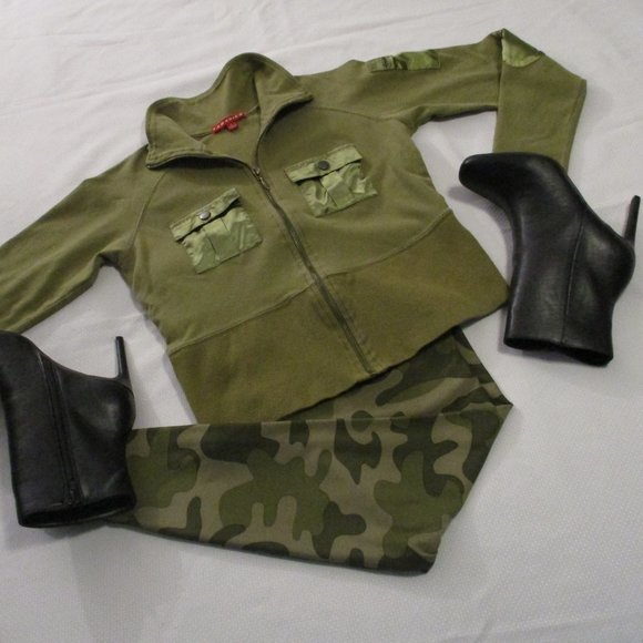 π J.J BASICS VINTAGE GREEN AND BEIGE (2) FULL-ZIP CROP TOPS β SIZE L π - Picture 8 of 15